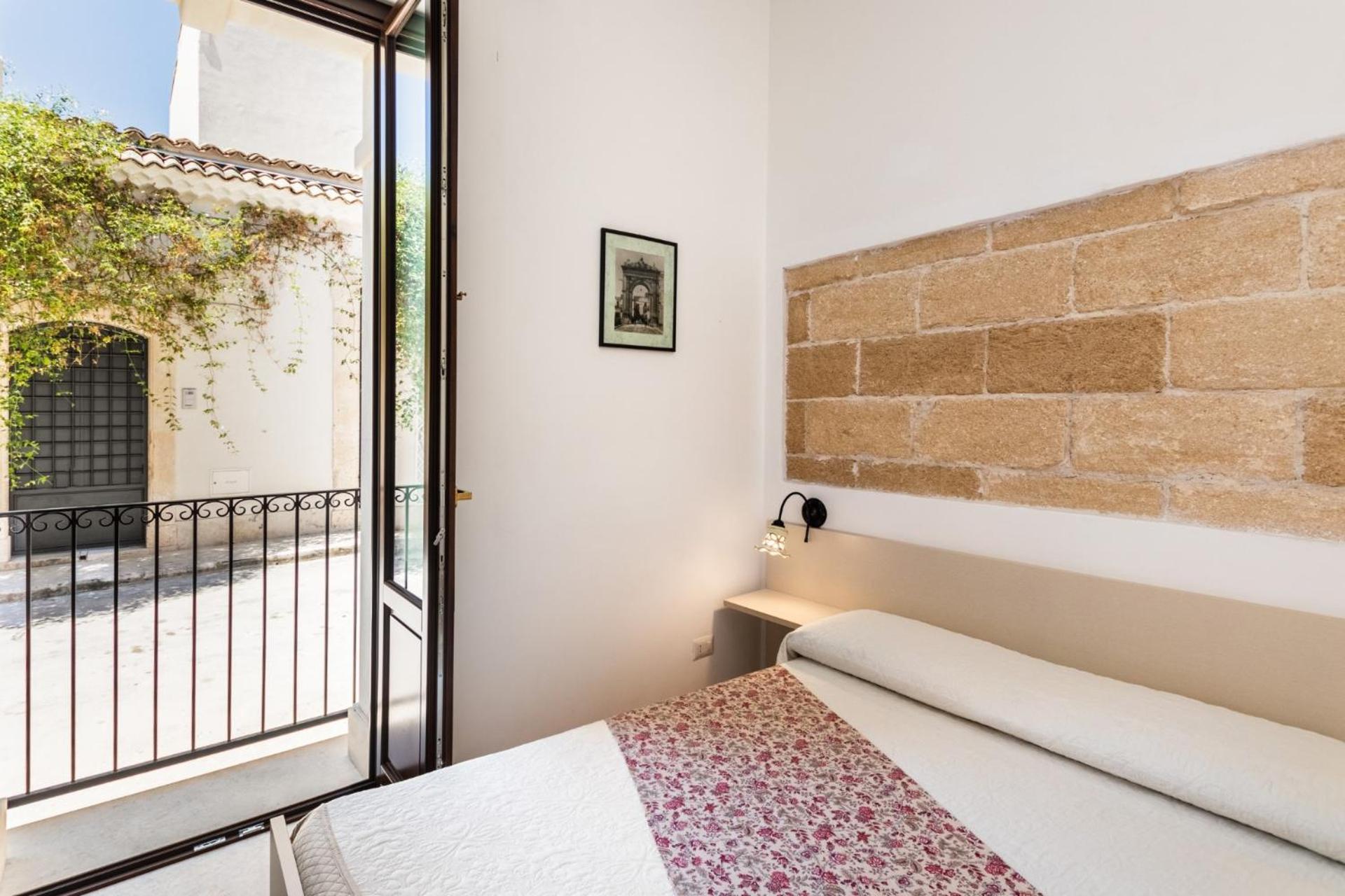 Morfeo Charming Rooms & Relax อาโวลา ภายนอก รูปภาพ